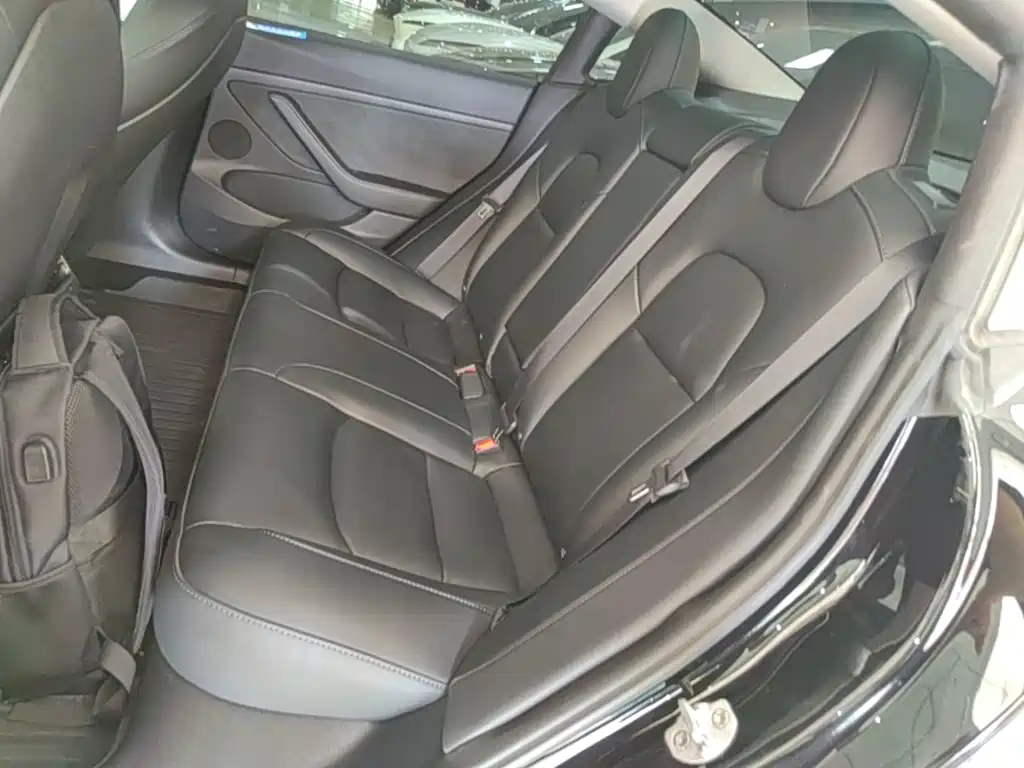 Tesla Model 3 — фото 17
