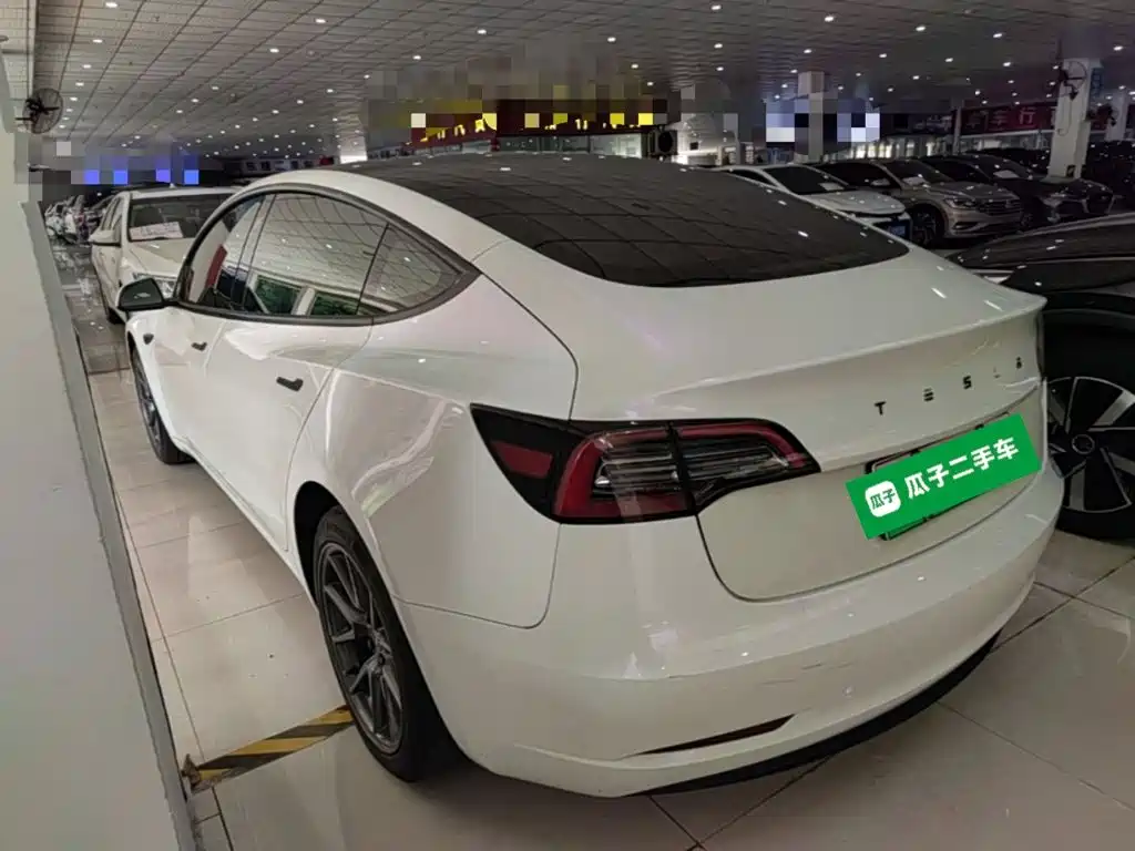 Tesla Model 3 — фото 5