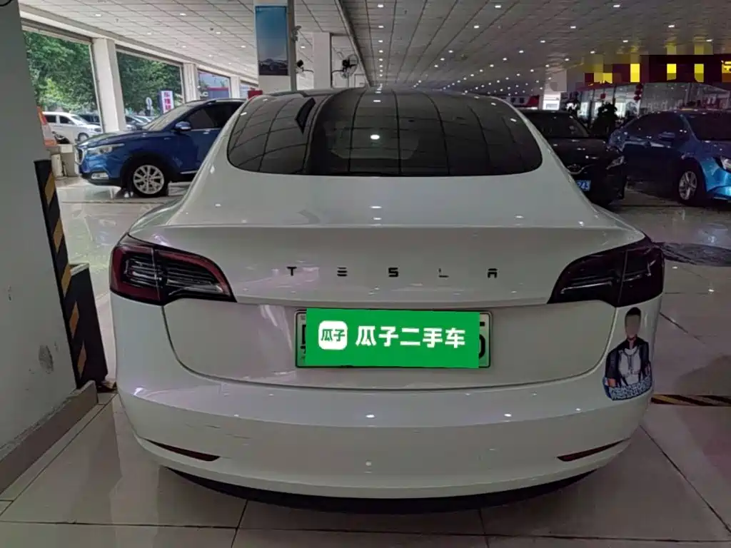 Tesla Model 3 — фото 6