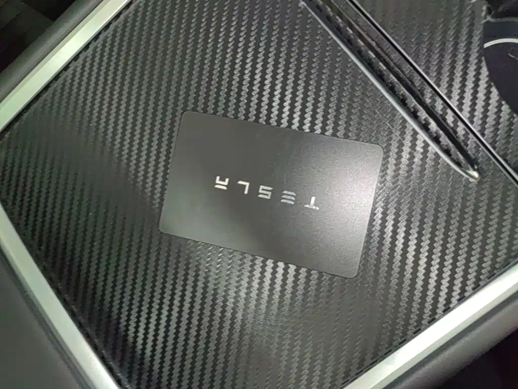 Tesla Model 3 — фото 9