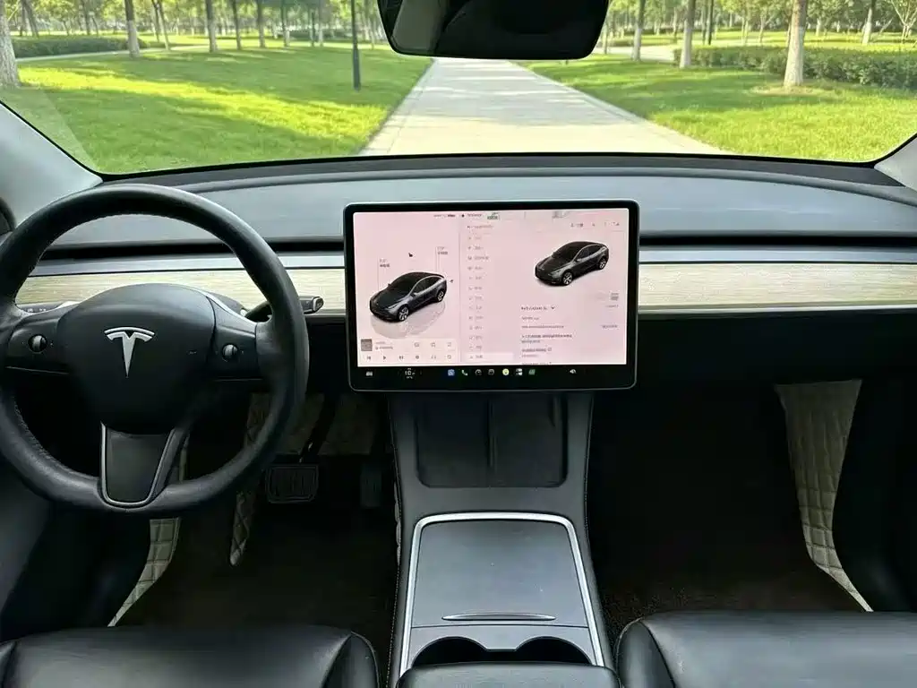Tesla Model Y — фото 4
