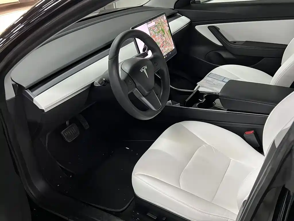 Tesla Model 3 — фото 4