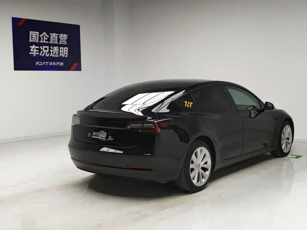 Tesla Model 3 — фото 4