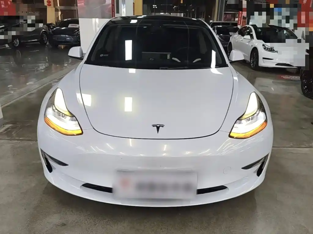Tesla Model 3 — фото 3