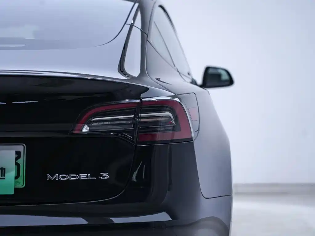 Tesla Model 3 — фото 20
