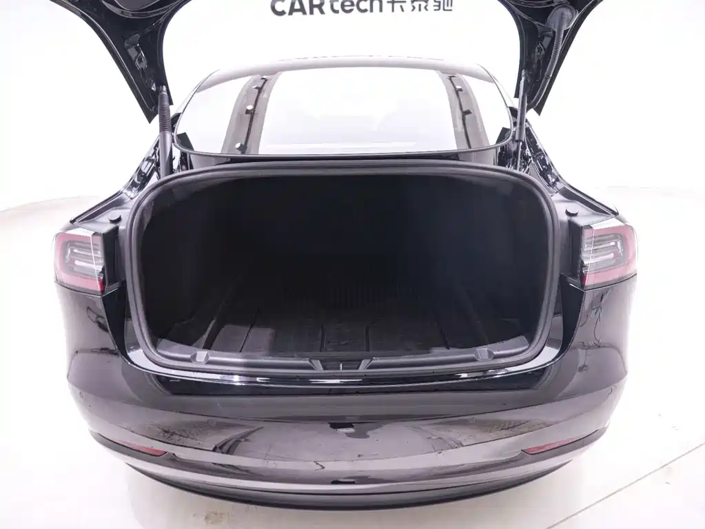 Tesla Model 3 — фото 22