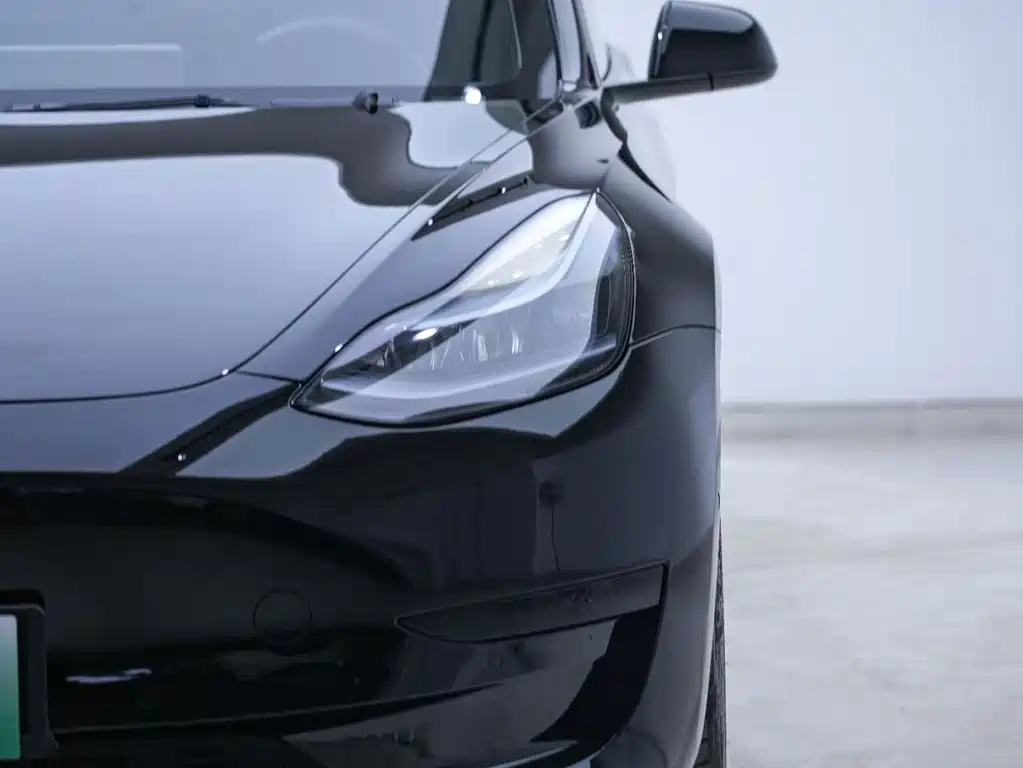 Tesla Model 3 — фото 7