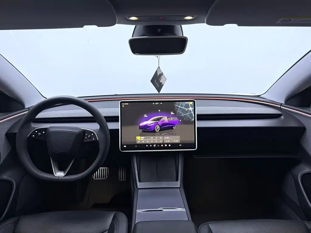 Tesla Model 3 — фото 4
