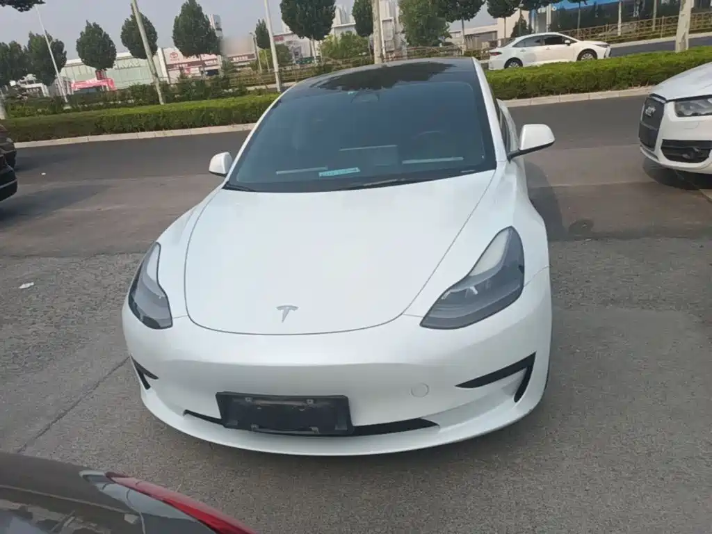 Tesla Model 3 — фото 3