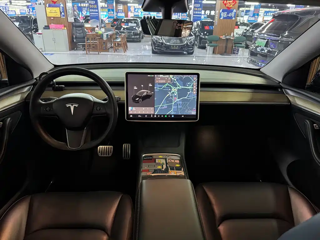 Tesla Model Y — фото 6
