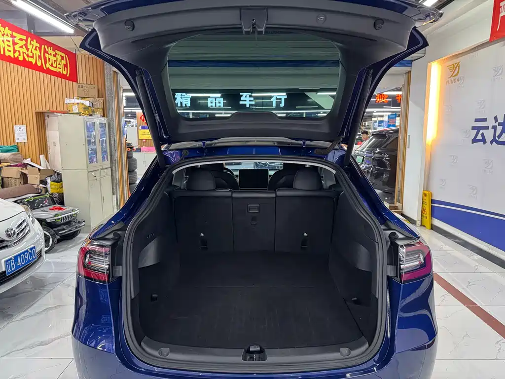 Tesla Model Y — фото 7