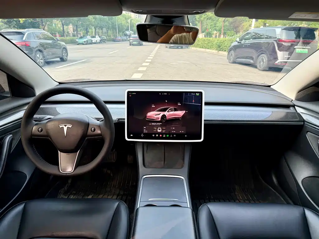 Tesla Model 3 — фото 10