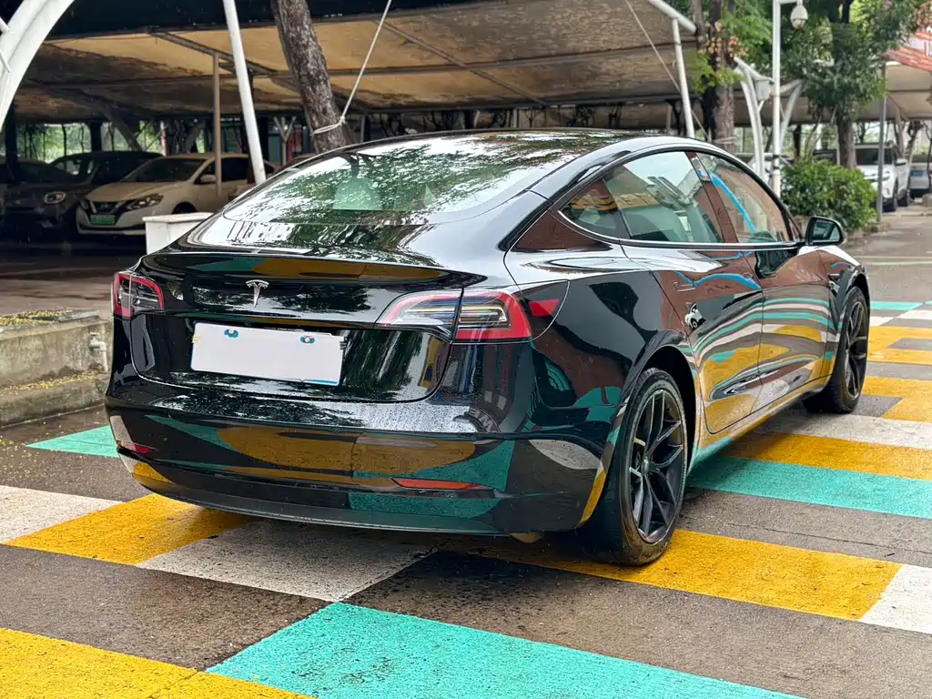 Tesla Model 3 — фото 6