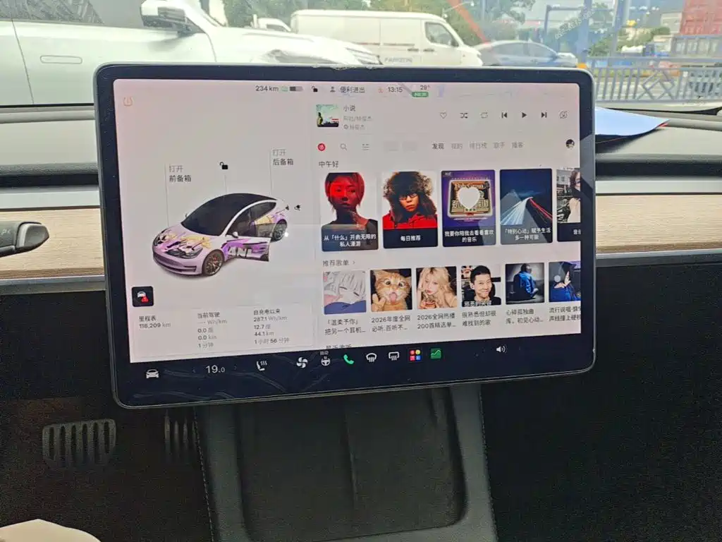 Tesla Model 3 — фото 13