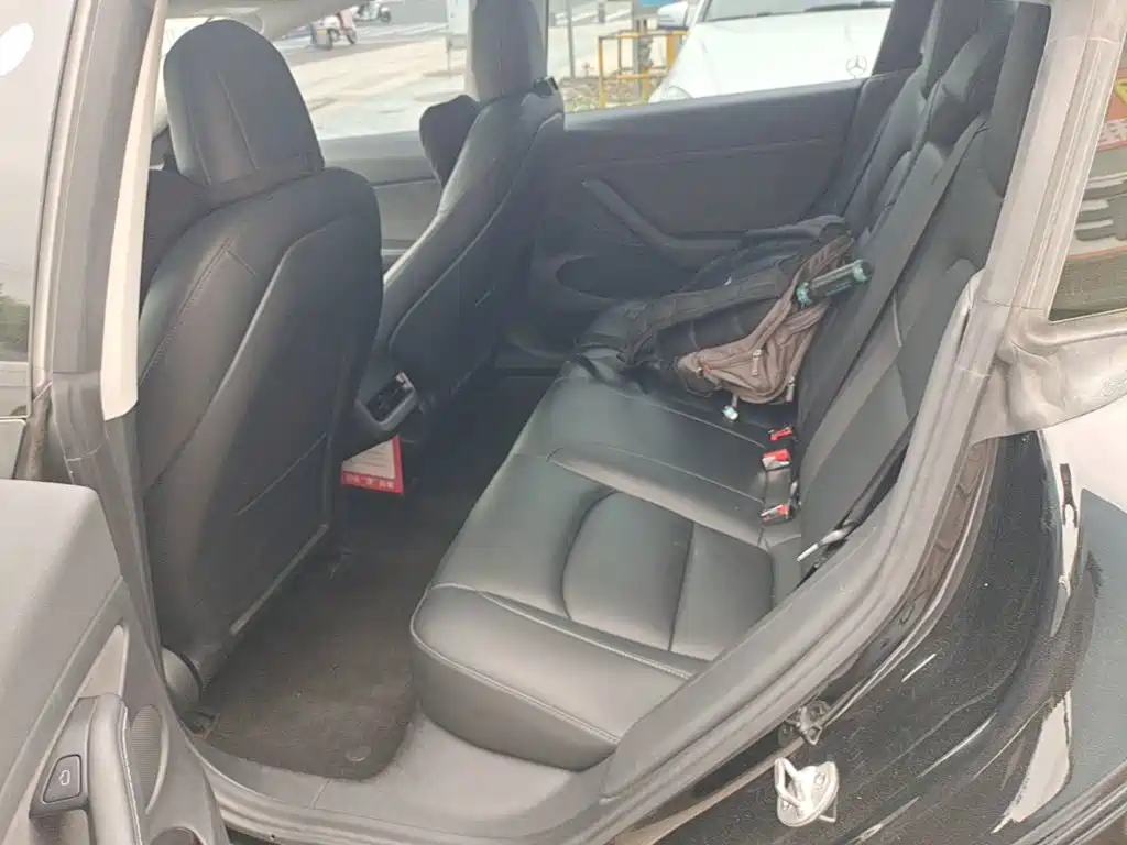 Tesla Model 3 — фото 17