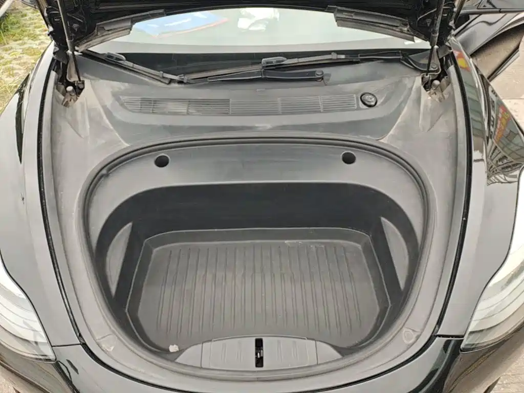 Tesla Model 3 — фото 20