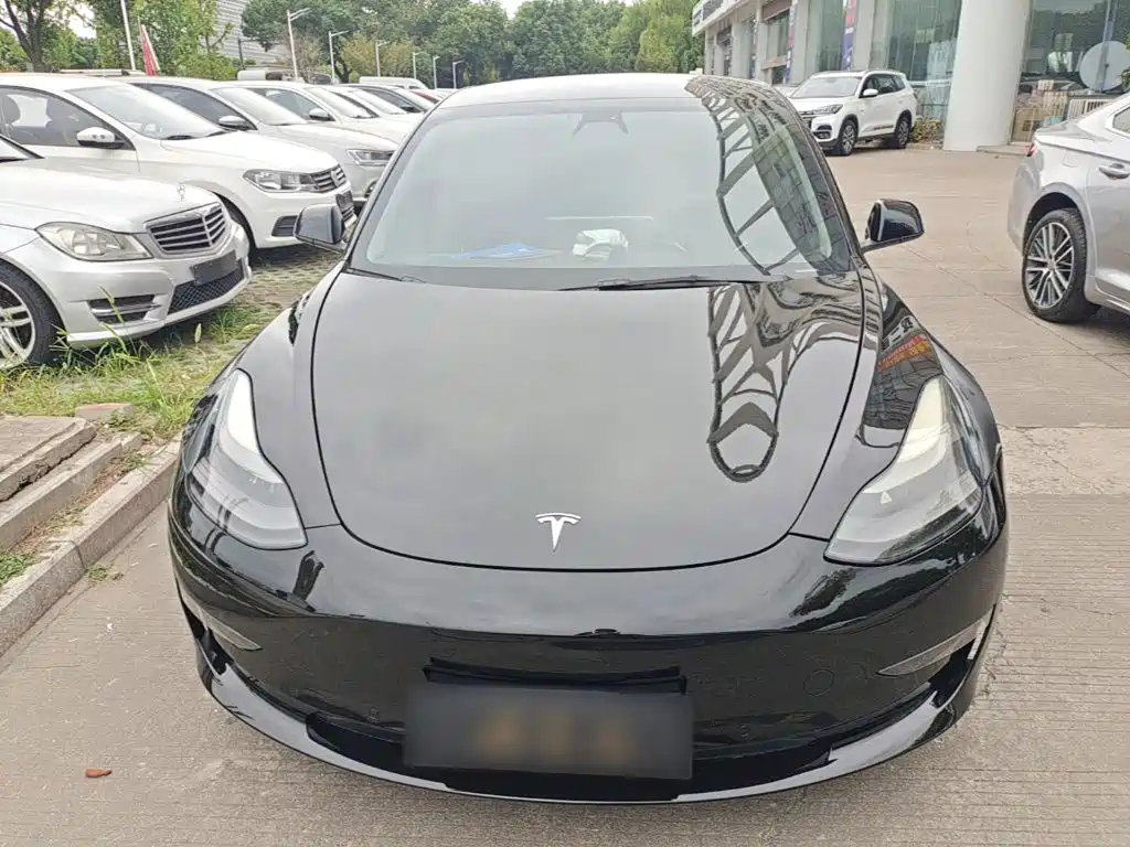 Tesla Model 3 — фото 3