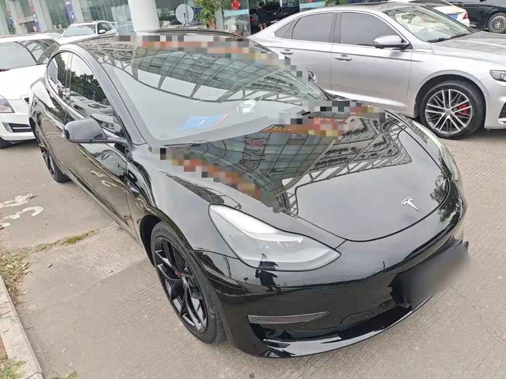 Tesla Model 3 — фото 4