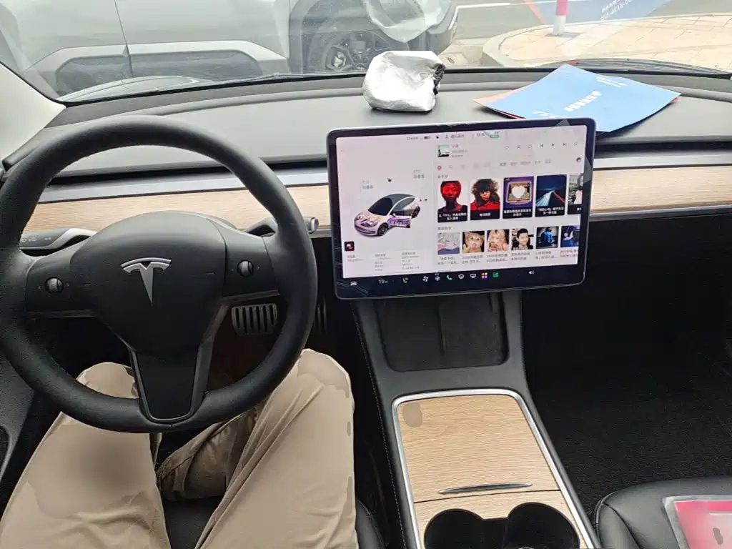 Tesla Model 3 — фото 10