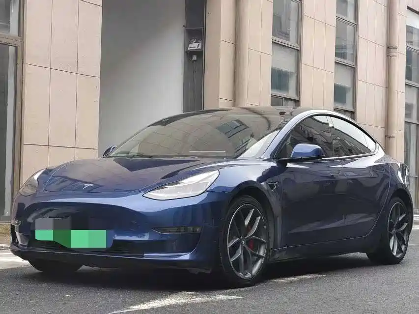 Tesla Model 3 — фото 2