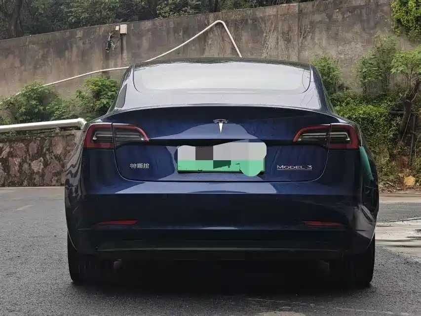 Tesla Model 3 — фото 4