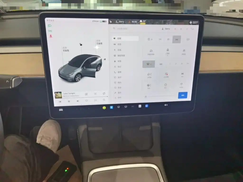 Tesla Model Y — фото 13