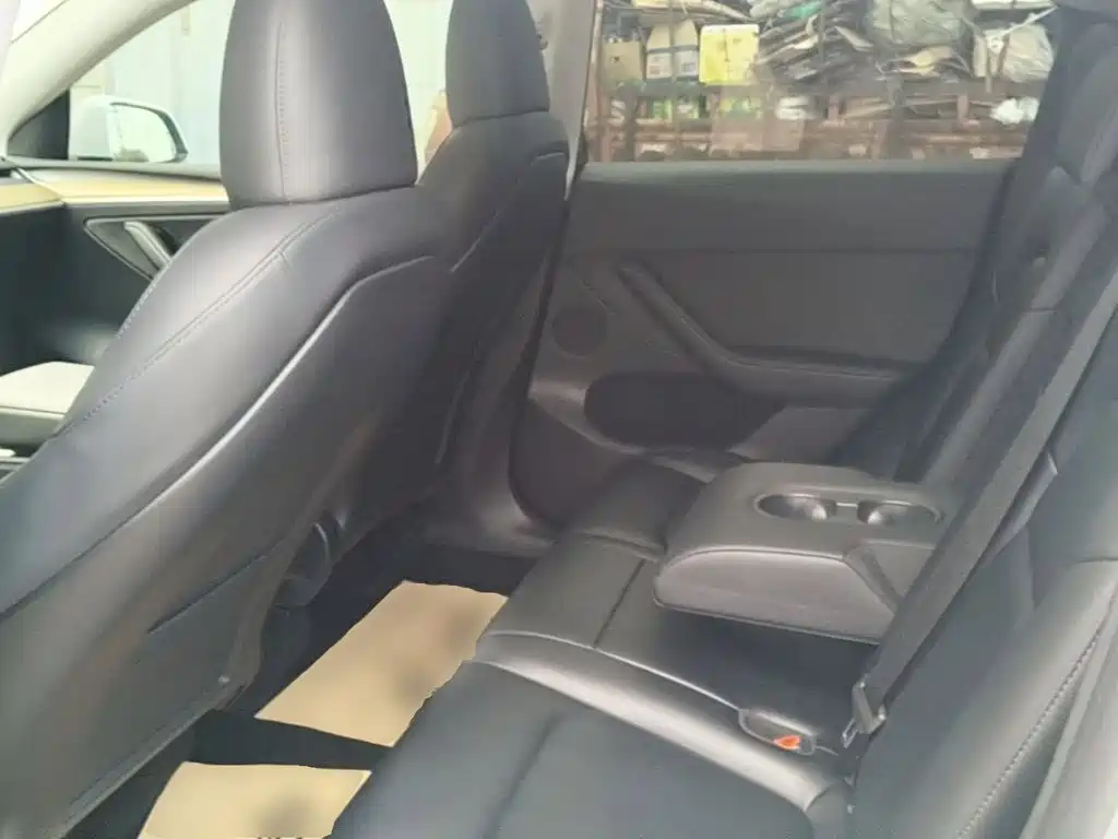 Tesla Model Y — фото 17