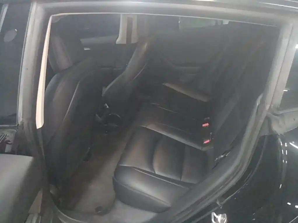 Tesla Model 3 — фото 17