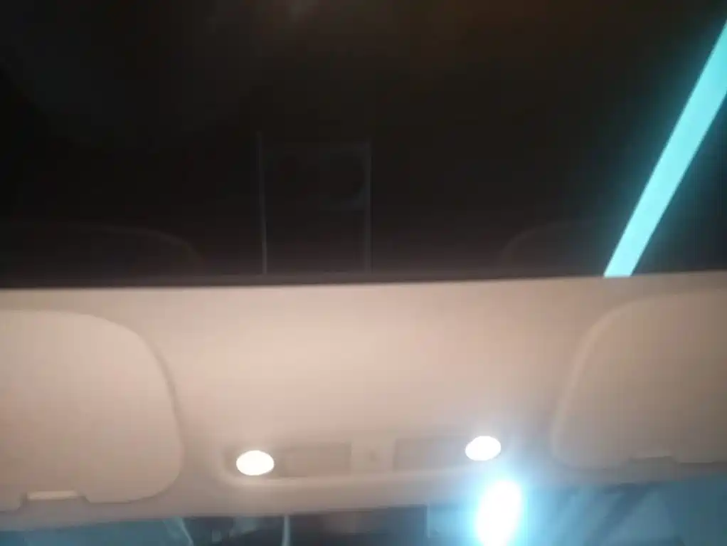 Tesla Model 3 — фото 18
