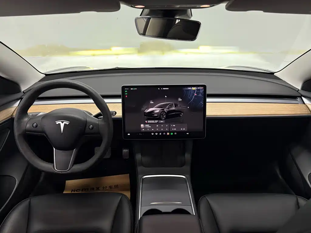 Tesla Model 3 — фото 11
