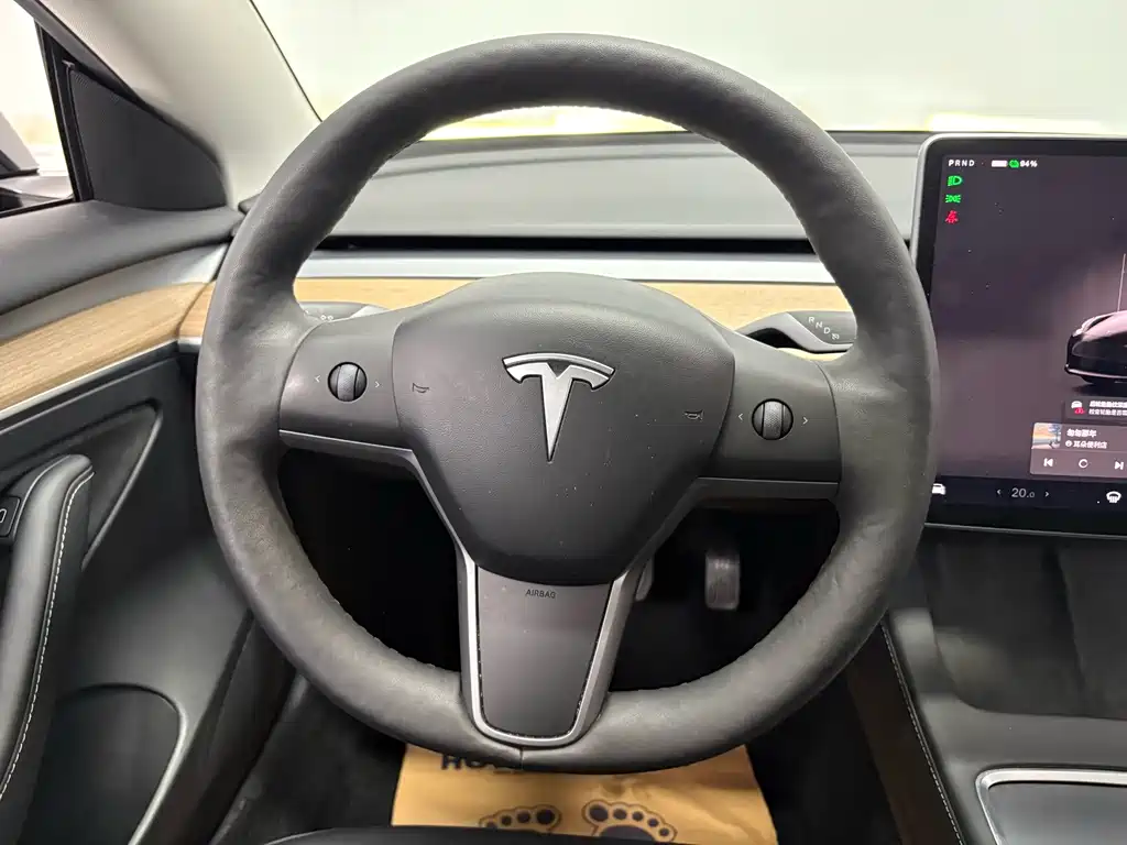 Tesla Model 3 — фото 13