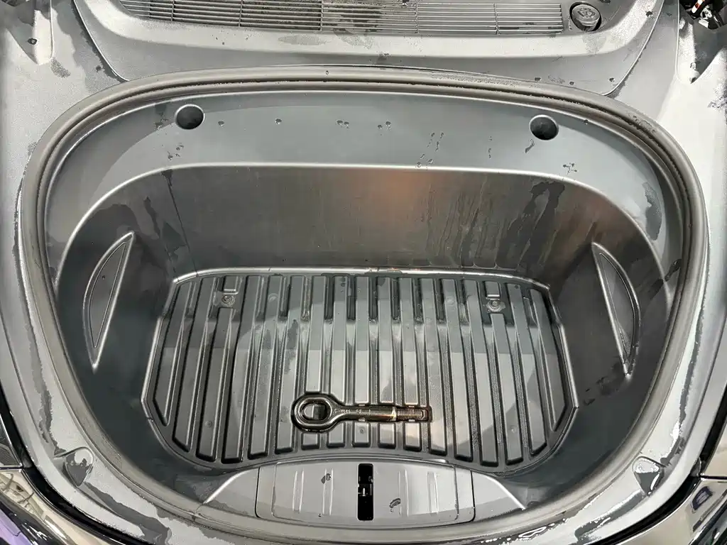 Tesla Model 3 — фото 18