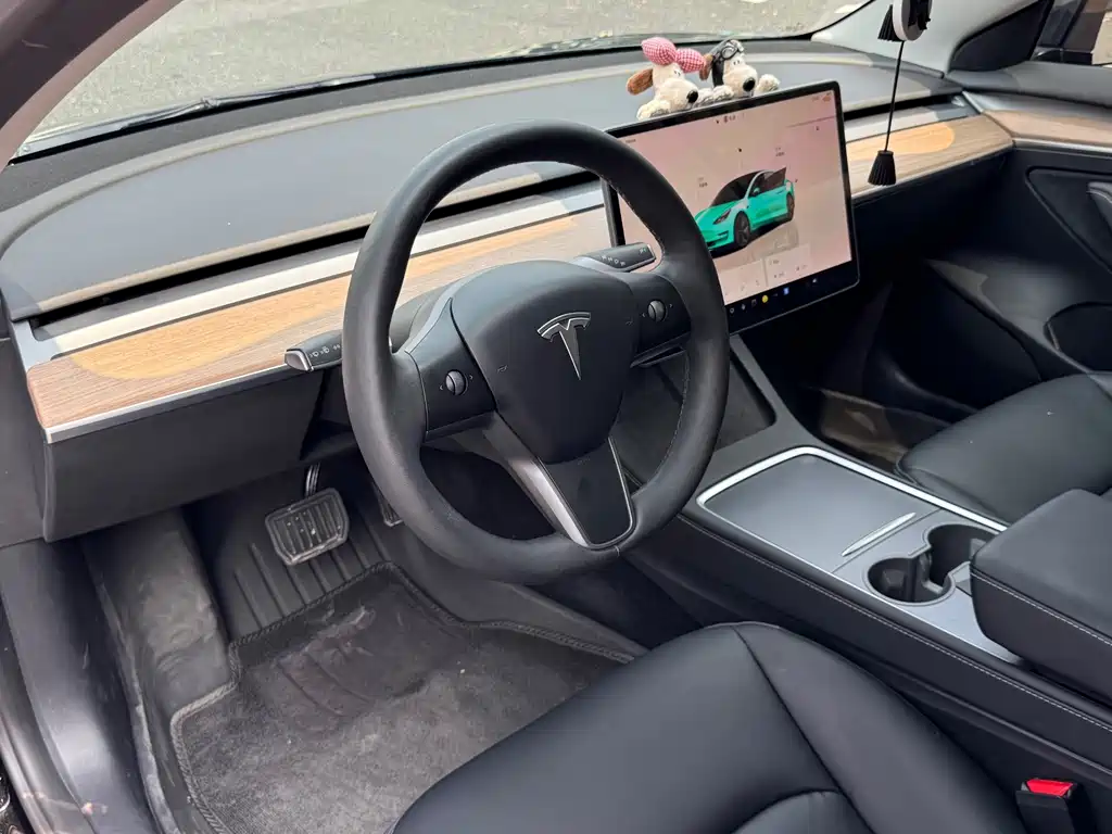 Tesla Model 3 — фото 4