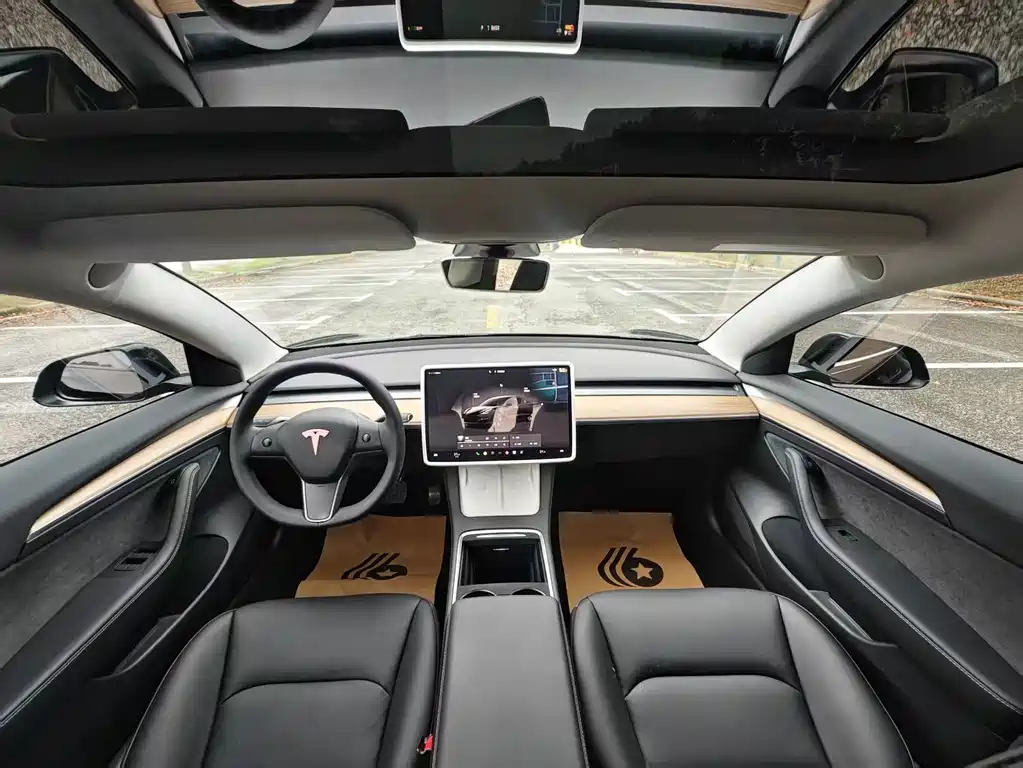 Tesla Model 3 — фото 5