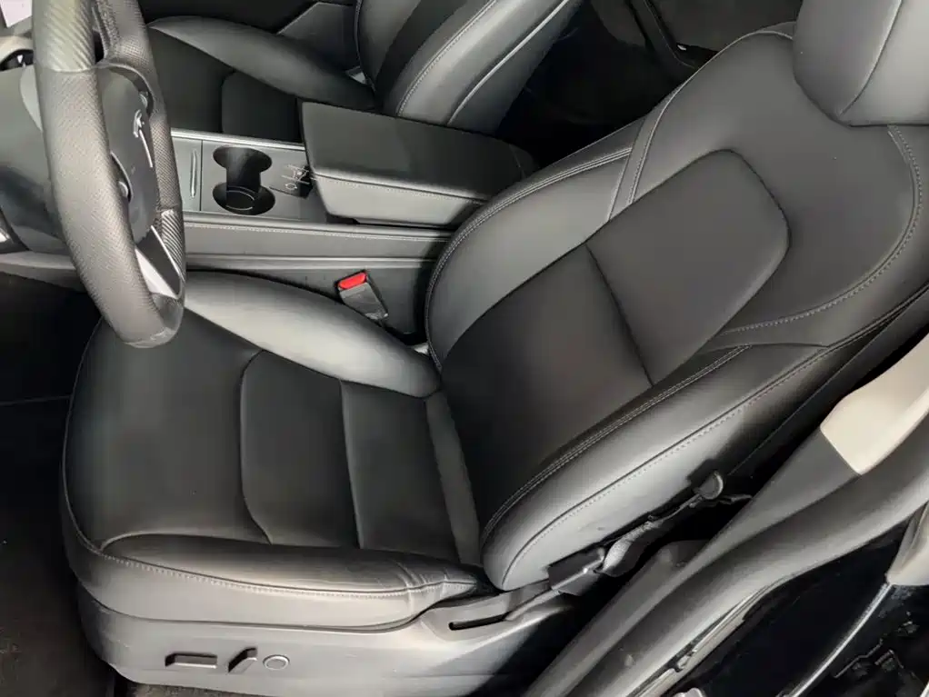 Tesla Model Y — фото 11