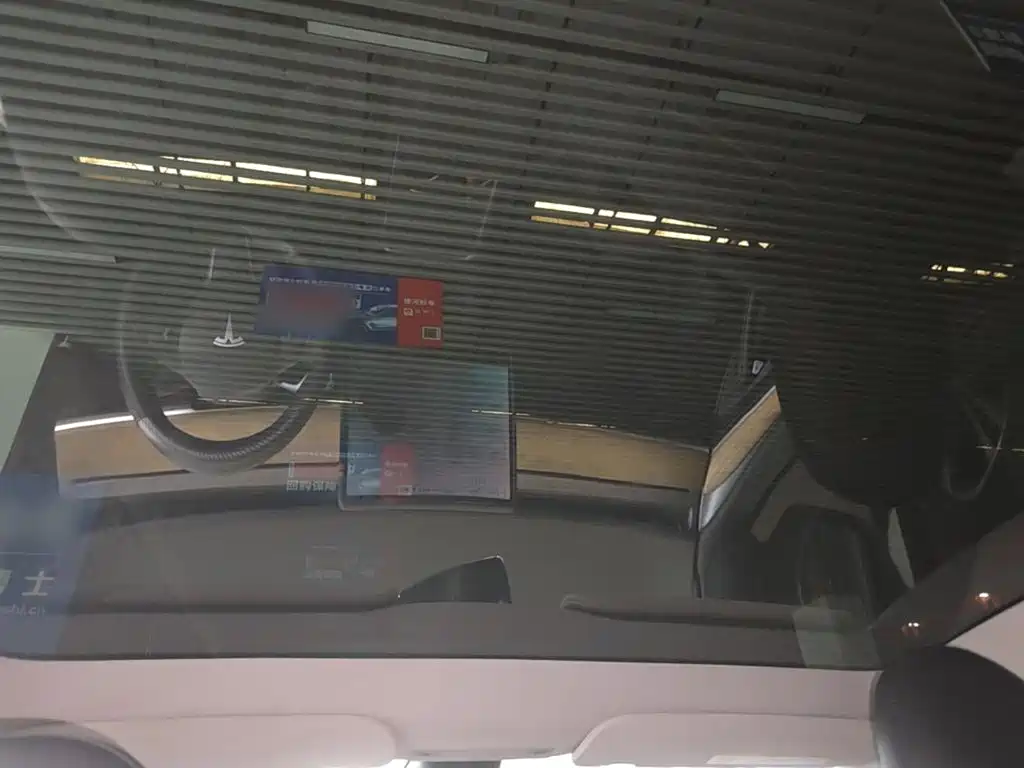 Tesla Model Y — фото 14