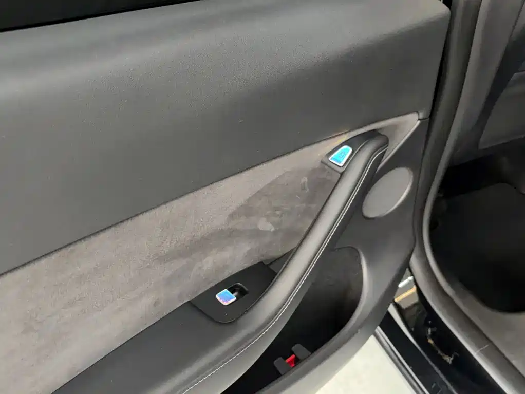 Tesla Model Y — фото 18