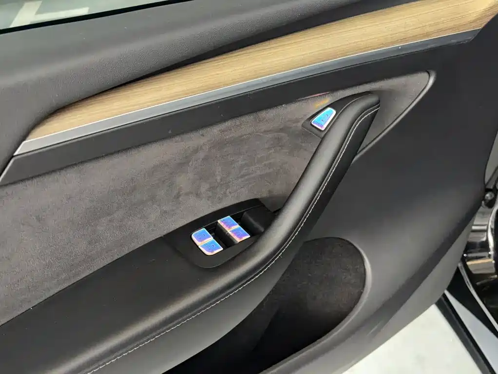 Tesla Model Y — фото 19