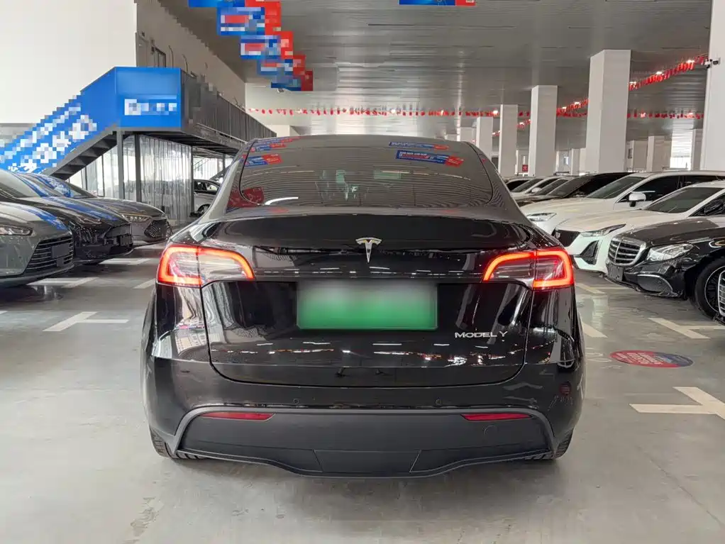 Tesla Model Y — фото 4