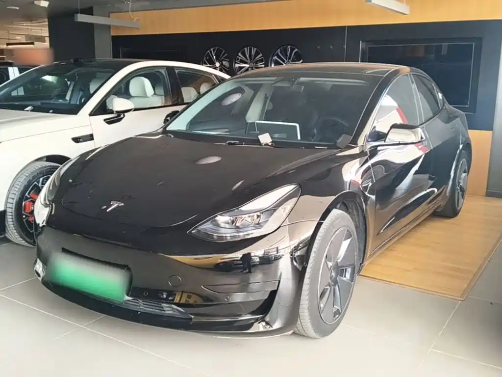 Tesla Model 3 — фото 2