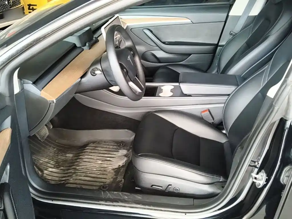 Tesla Model 3 — фото 15