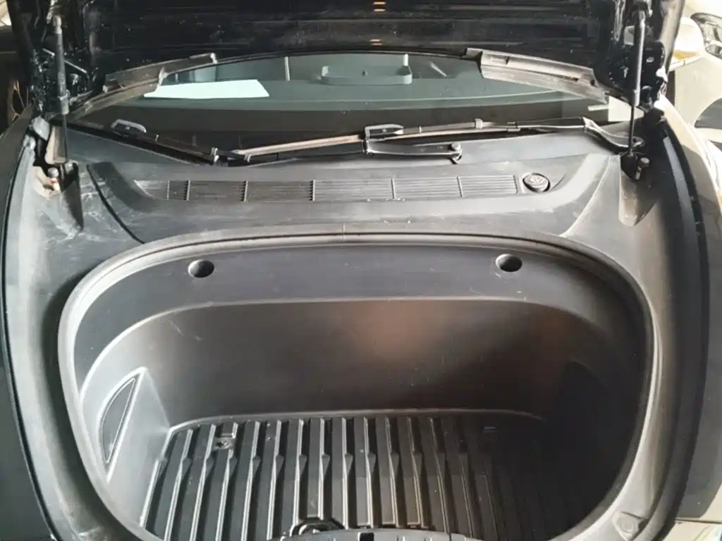 Tesla Model 3 — фото 20