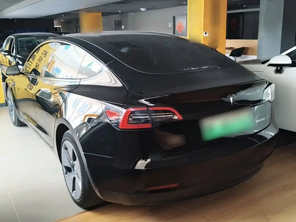 Tesla Model 3 — фото 5