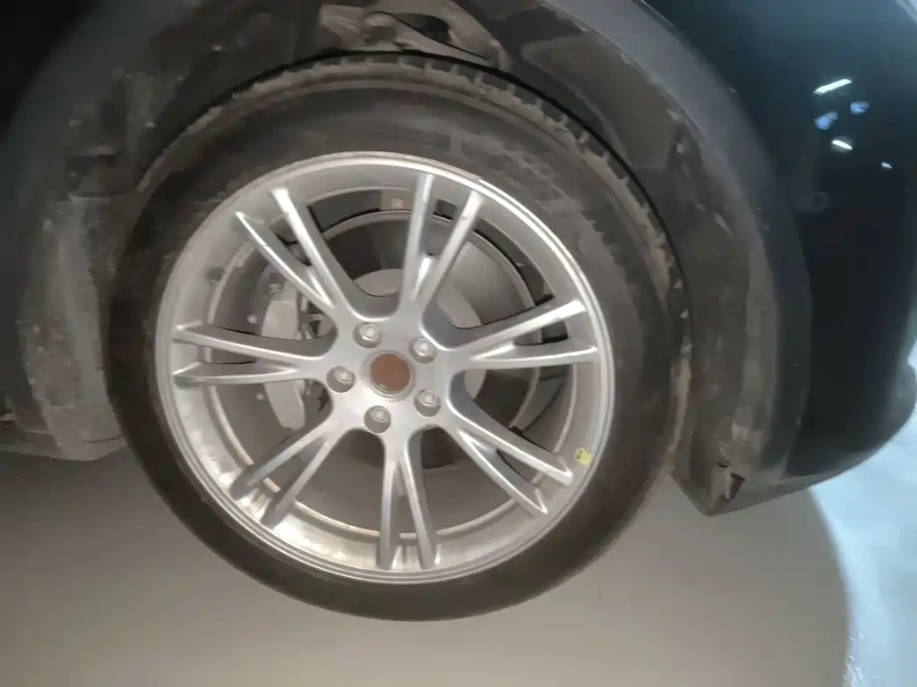 Tesla Model Y — фото 25