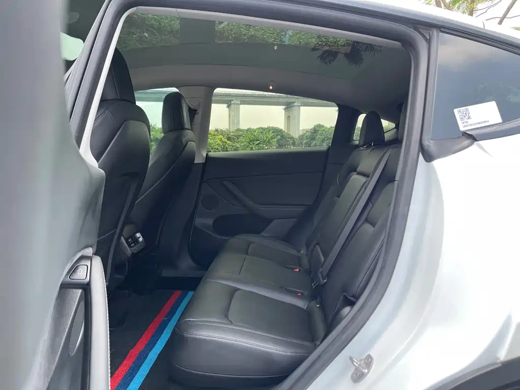 Tesla Model Y — фото 28
