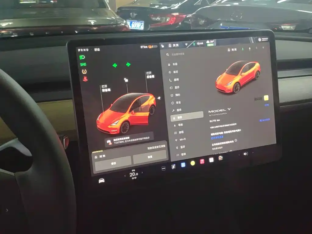Tesla Model Y — фото 13