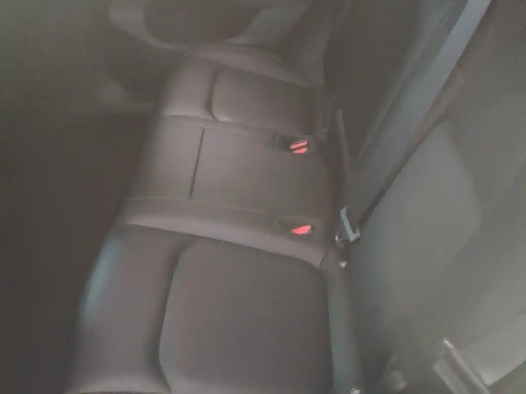 Tesla Model Y — фото 17