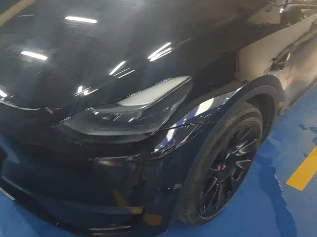 Tesla Model Y — фото 24