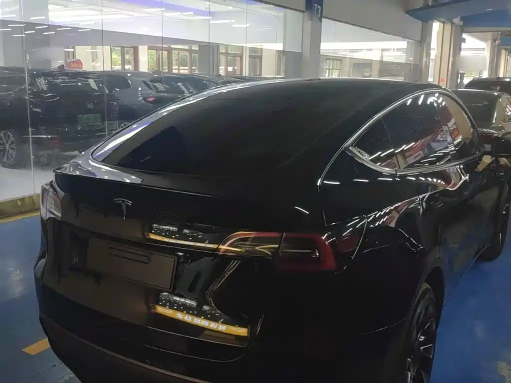 Tesla Model Y — фото 7