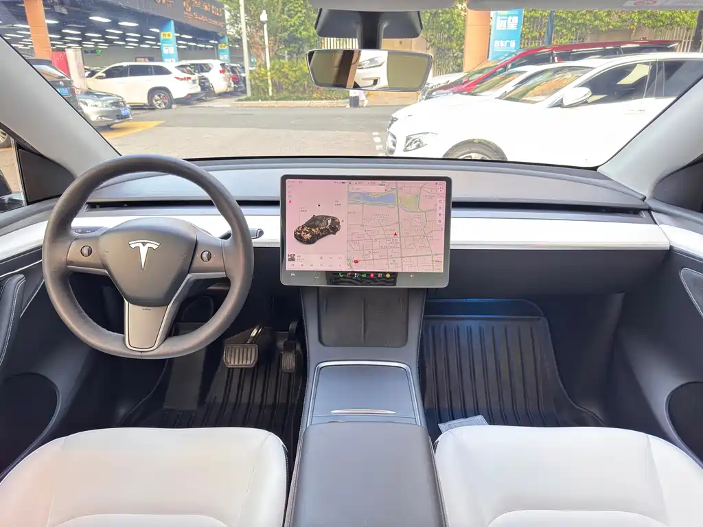 Tesla Model Y — фото 7